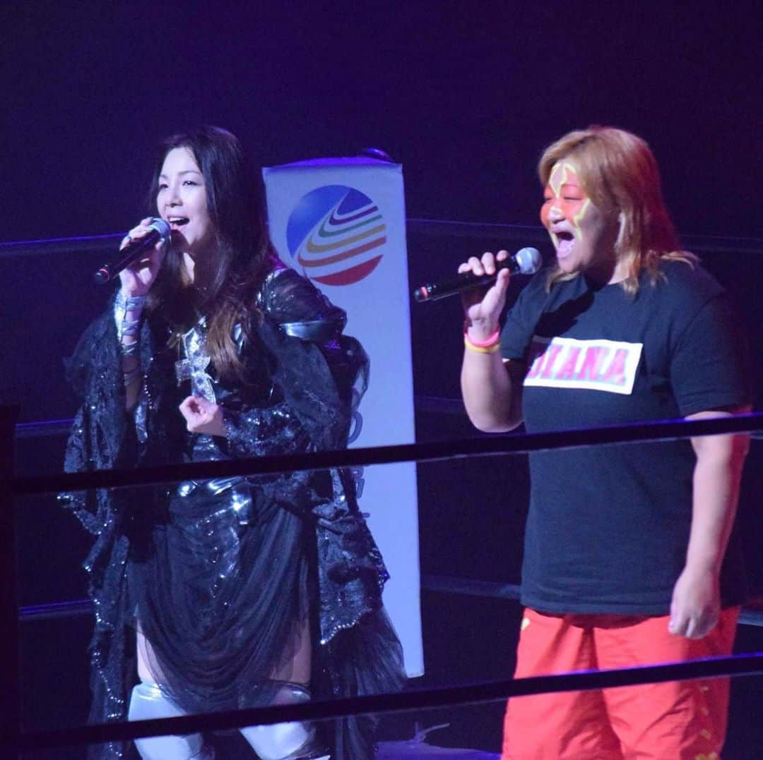 井上貴子のインスタグラム：「https://akayu-kyoko.com/  あさって14日 井上京子選手のお店「あかゆ」  で  Wいのうえイベントだよ^ ^  待ってるよぉ^ ^  #井上貴子  #LLPWX #女子プロレス #紅緒と柊音 #トイプードル #井上京子 #あかゆ #Wいのうえ #バレンタイン」