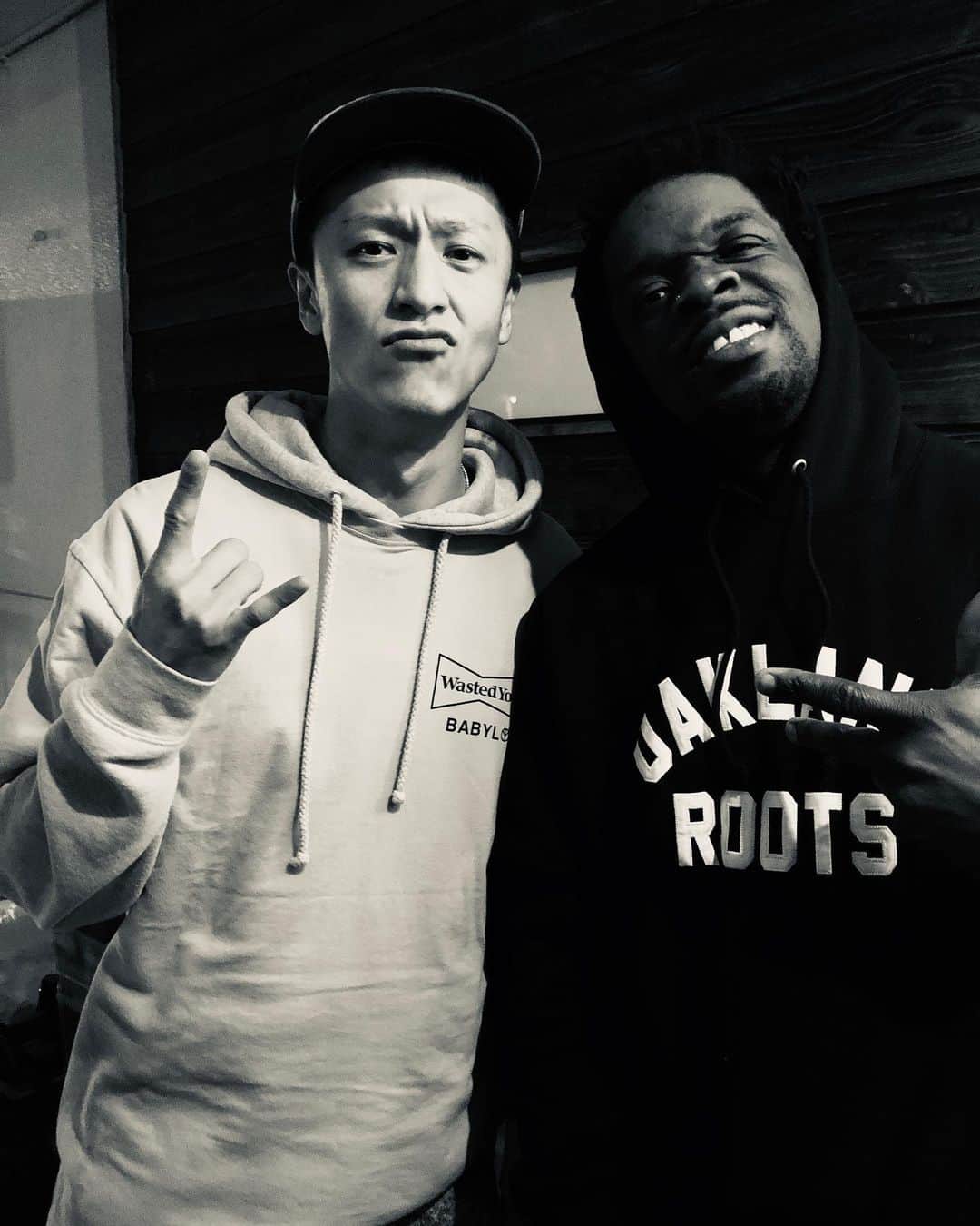 Bunta のインスタグラム：「クリニックへ行ってきた♨️🥁♨️ 歳を調べたら同い年で生まれも1日違い🤣刺激しかない🔥🔥🔥 @badassthomaspridgen」