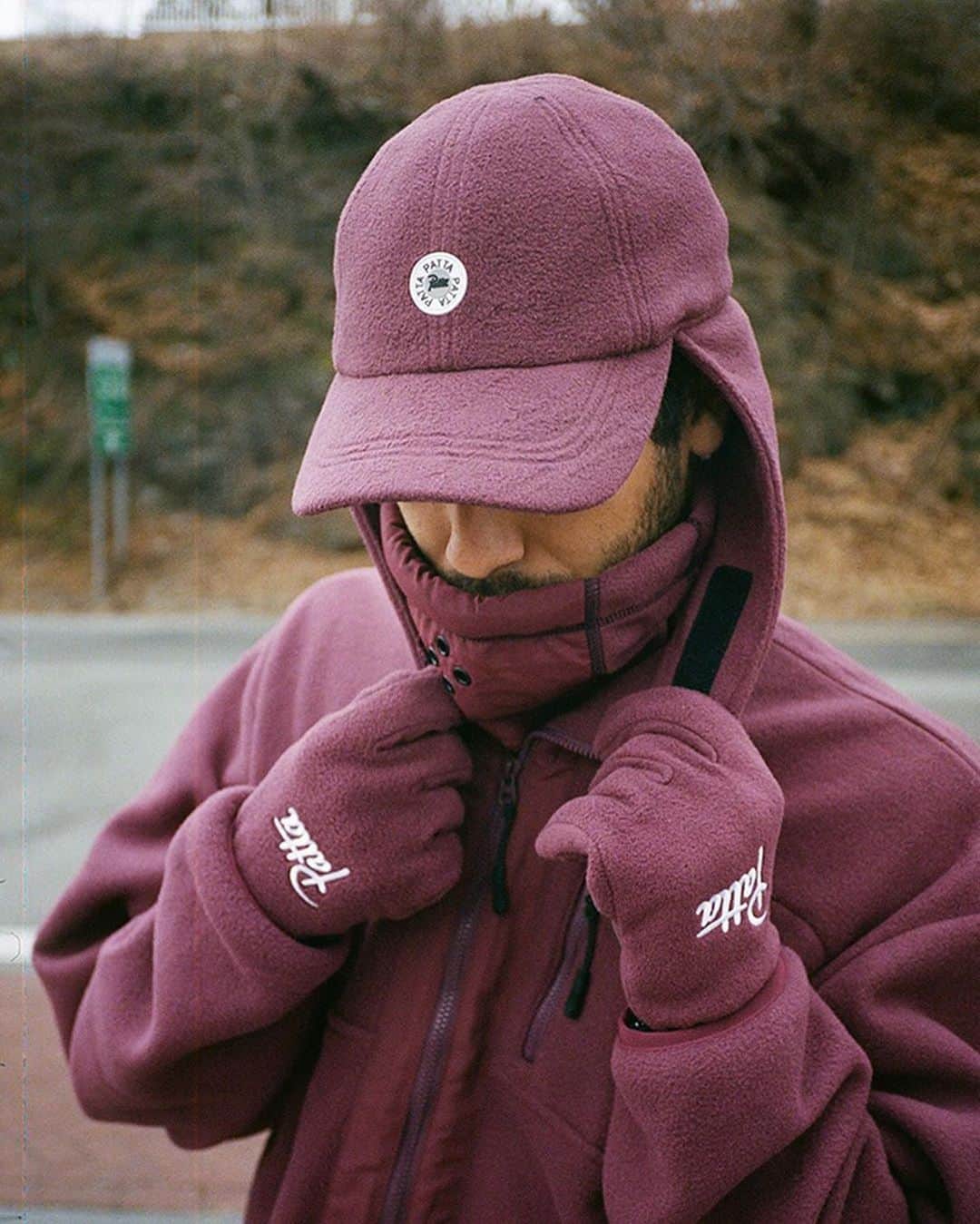 HYPEBEASTさんのインスタグラム写真 - (HYPEBEASTInstagram)「@hypebeaststyle: @patta_nl has prepared a minimalistic Polartec fleece collection for the cold. It includes a fleece tracksuit with a matching bucket hat, flap cap, gloves and a neck gaiter in a “Port Royal/Eggplant” colorway, as well as an all-Black ensemble. Look for it all to release at its Amsterdam store and website on February 14.⁠⠀ Photo: Vincent van de Waal⁠」2月12日 22時03分 - hypebeast