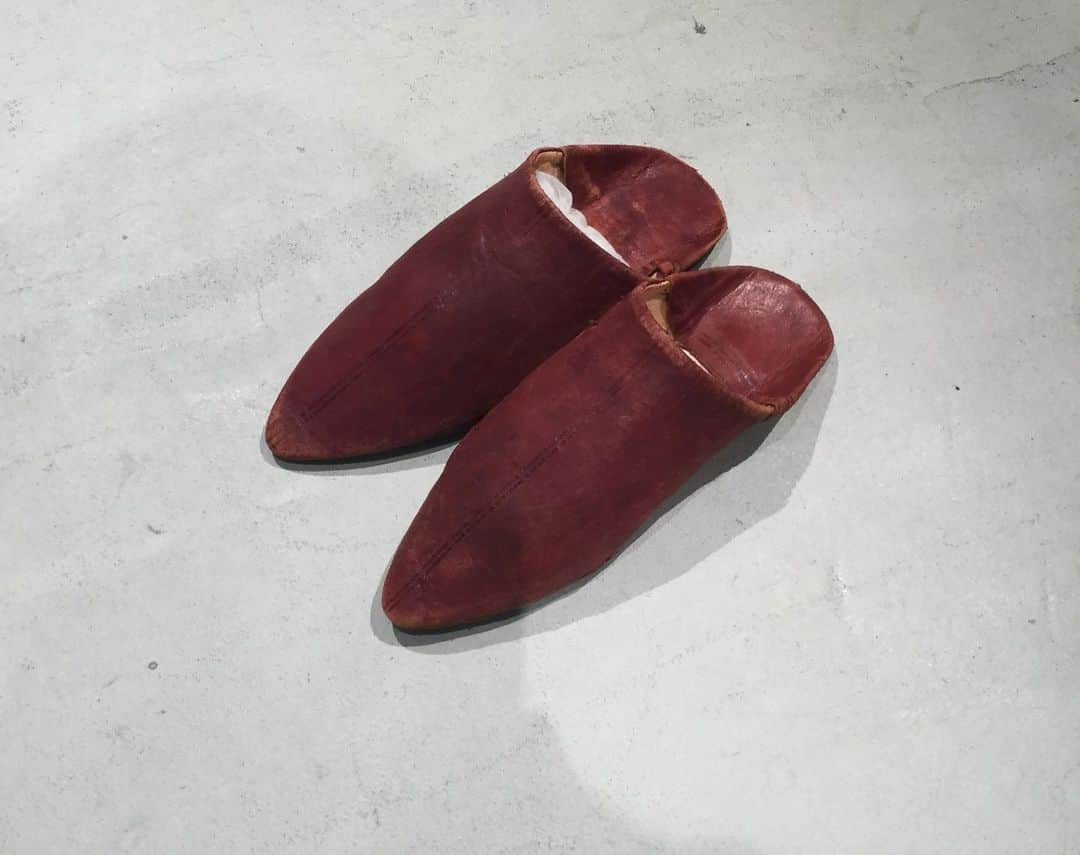 CPCMのインスタグラム：「. バブーシュ (完売です) ¥12,800-(90%) →¥1,280-  Allアイテム90％となっています。 closing last saleです。 残すところあと５日となりました。  #vintage #vintagewear #ヴィンテージ #バブーシュ #モロッコ #閉店セール #閉店 #closingsale #cpcm」
