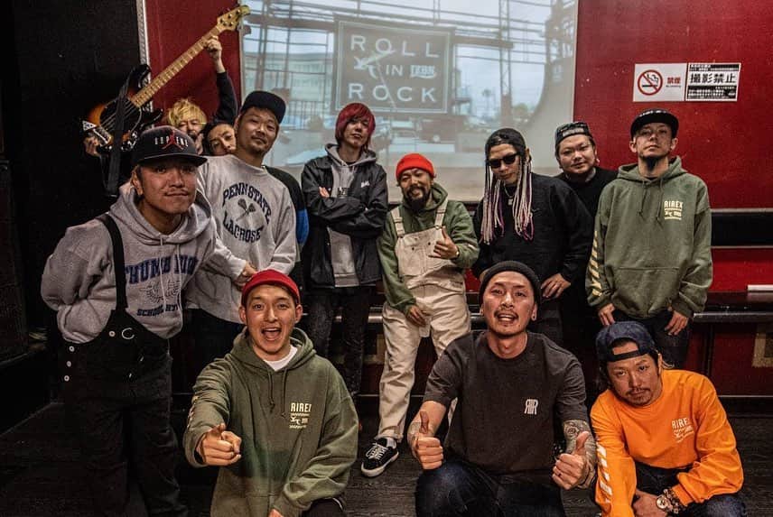 のインスタグラム：「Thanks to RIR EX, SHADOWS, DROP & you!! 一体感ある素晴らしいイベントだと毎回感じますわ😄 ロックンローリンロック💪  @rollinrock167 @feelin_osaka @lzbn_official  @takeshiyasutoko  @shadows_japan  #rollinrock  #feelin_osaka  #lzbn #takeshiyasutoko  #shadows」