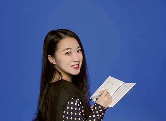 のインスタグラム：「.﻿ ﻿ ﻿ 今発売中の『Newsweek』の記事がネット上にも公開されました💗 ﻿ ﻿ ﻿ ぜひ読んでくださると幸いです👩🏻‍🦰﻿ ﻿ ﻿ 一人一人に私の気持ちが伝わってゆきますように。。そして歌集『まだまだです』も引き続きどうぞよろしくお願いいたします。﻿ ﻿ ﻿ ﻿ ﻿ ﻿ ﻿ #素敵な写真 #素敵な記事 #素敵な企画﻿ #すべてありがとうございます﻿ #ニューズウィーク #newsweek ﻿ #歌集まだまだです #角川 #短歌　﻿ ﻿ ﻿ ﻿」