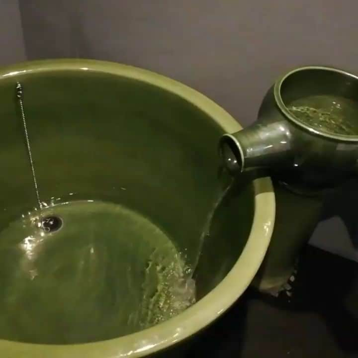 Wabi•Sabiのインスタグラム：「Chayado Karasuma operated by WABISABITEA. The bathroom is a custom-made. A teapot faucet, a teacup bathtub, and a small dried garden on the tatami floor. Come when you come to Kyoto. . . #japanesetea #teabath #greentea #uniquebath #bathtub #tub #kyototrip #kyototravel #kyotogram #kyoto #japankyoto #kyotojapan #kyotophoto #ryokucha #ujitea #kyototea #teatime #teabreak #teaaddicts #tealover #wheretostay #teahouse #teaholic #madeinkyoto #japantraditional」