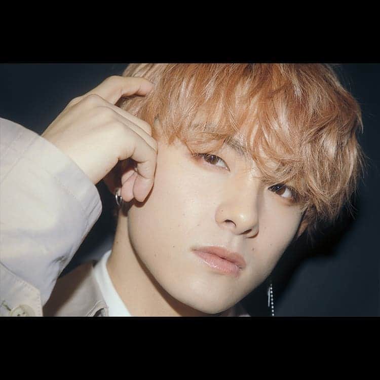 川西拓実のインスタグラム：「ViVi magazine ❤️ ㅡ #JO1 #ジェイオーワン #PROTOSTAR #無限大 #INFINITY  #PRODUCE101JAPAN #kawanishitakumi #kawanishi #takumi #川西拓実 #川西 #拓実  #x1 #wannaone #izone」
