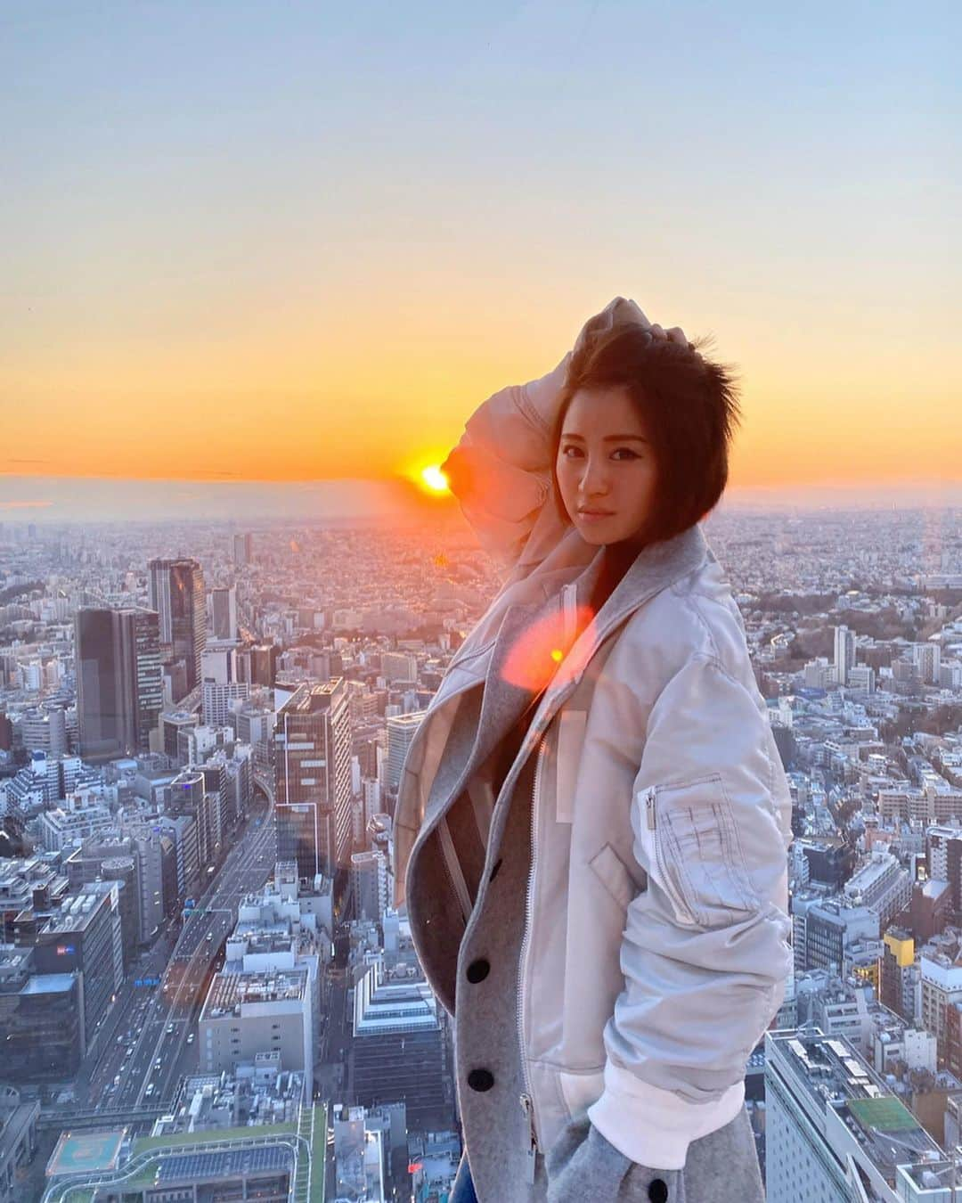 MEGUのインスタグラム：「I went to Shibuya sky:)) I really liked this spot ✴︎✳︎🤍 When it gets warm, I'll definitely come again✴︎✳︎✴︎😊 . . ドーバーのお正月SALEで買ったsacaiのアウター🥳✨🤍 . . . . . . #sacai #sibuyasky #tokyofashion #渋谷スカイ #sacaiouter #tokyorooftop #渋谷スクランブルスクエア #shibuyascramblesquare #fashionblog #selfiecentral #streetsnap #street #streetfashion #fashionista #サカイ #doverstreetmarketginza #winterfashion #fashionlover #ootdmagazin #itssacai  #postthepeople #portraitpage #pursuitofportraits #alphacollective #makeportraitsnotwar #sonyalpasclub #hinfluencercollective #quietthechaos #portraitoftheday #bestportraits」