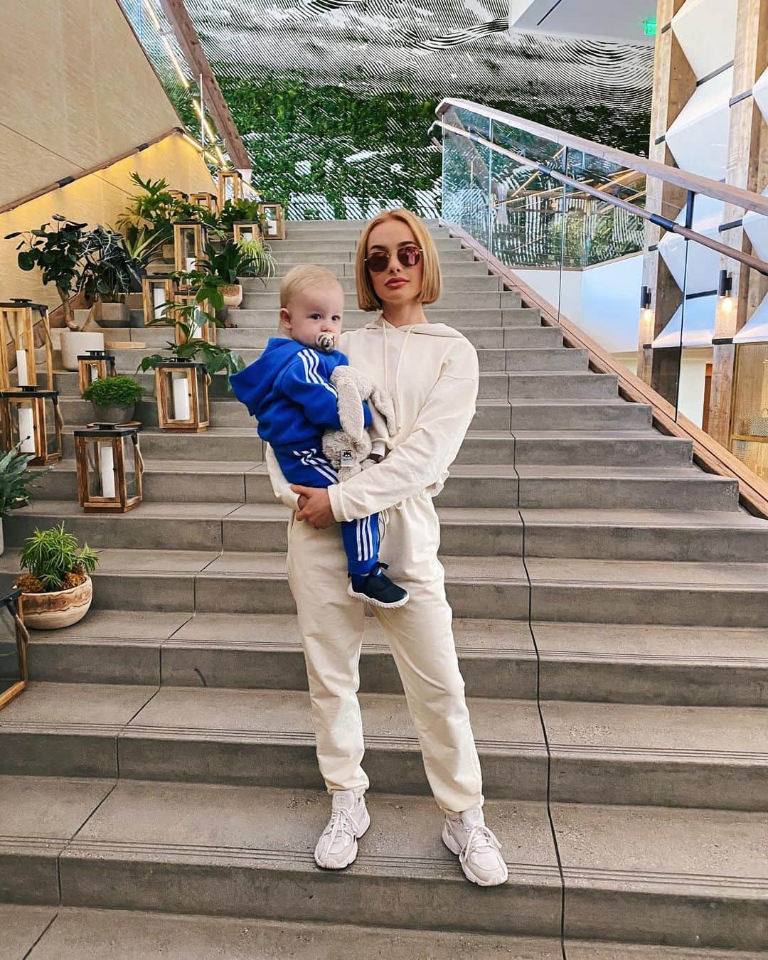 リアノン・ランゲラック（ミッチェル・ランゲラックの妻）のインスタグラム：「My lil G 💙」