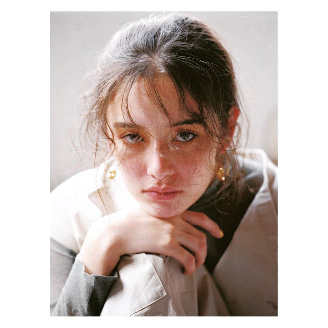 エトレンヌさんのインスタグラム写真 - (エトレンヌInstagram)「. ・琉花・ CYAN　 ISSUE 024 / SPRING 2020  PO:YUYA SHIMAHARA HM:TOMOKO OKADA(TRON) STY:NATSUKI TAKANO  #琉花 #yuyashimahara #tomokookada #natsukitakano @shiman_ @tomokookada @nattunki @cyanmagazine @tokyodays_luka #エトレンヌ #モデル #モデルエージェンシー #エトレンヌモデルエージェンシー #cyan #etrenne #étrenne #model #modelagency」2月12日 16時56分 - etrenne_official