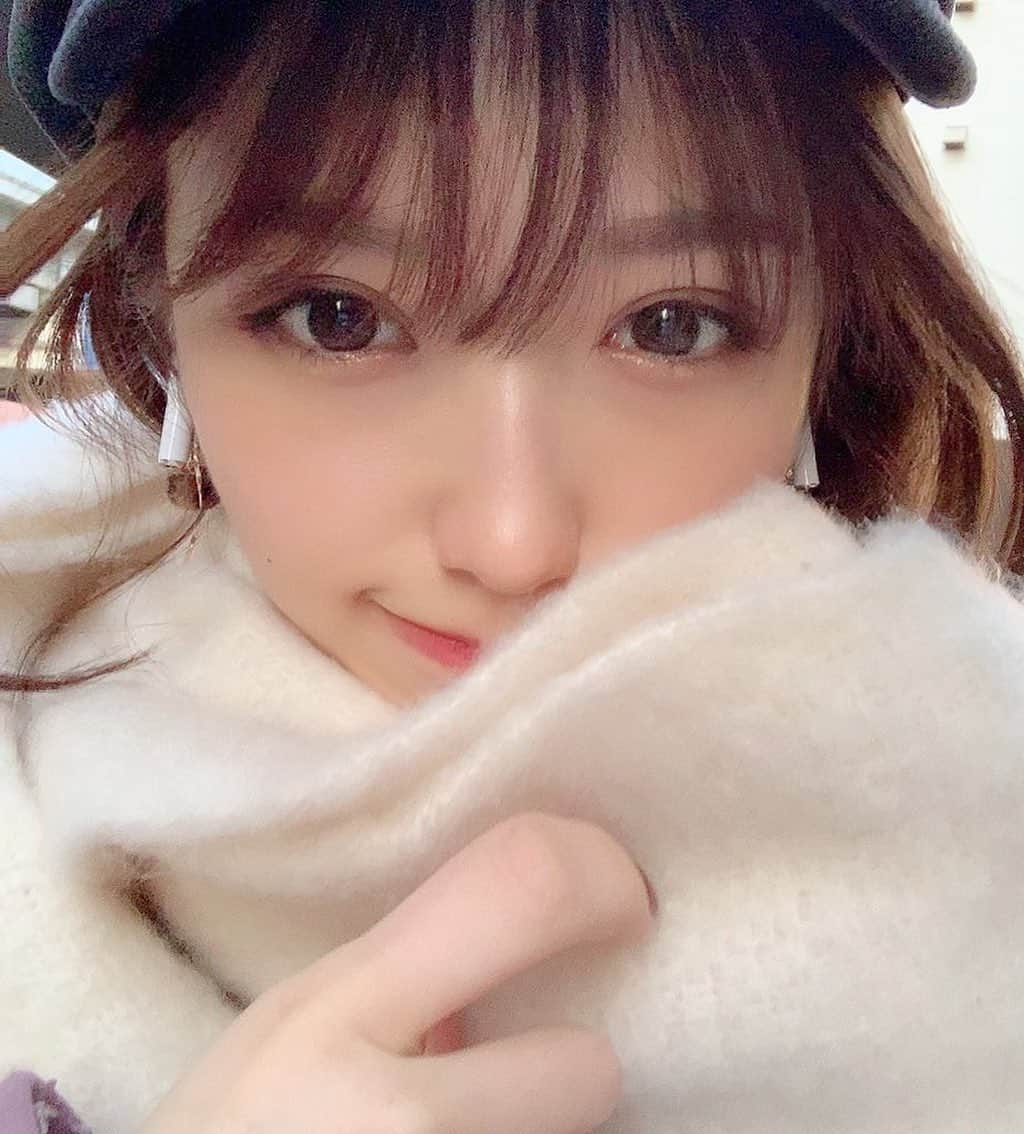 伊藤愛真さんのインスタグラム写真 - (伊藤愛真Instagram)「最近載せる写真ない 誰か撮って🐶🐾」2月12日 17時02分 - __emagram