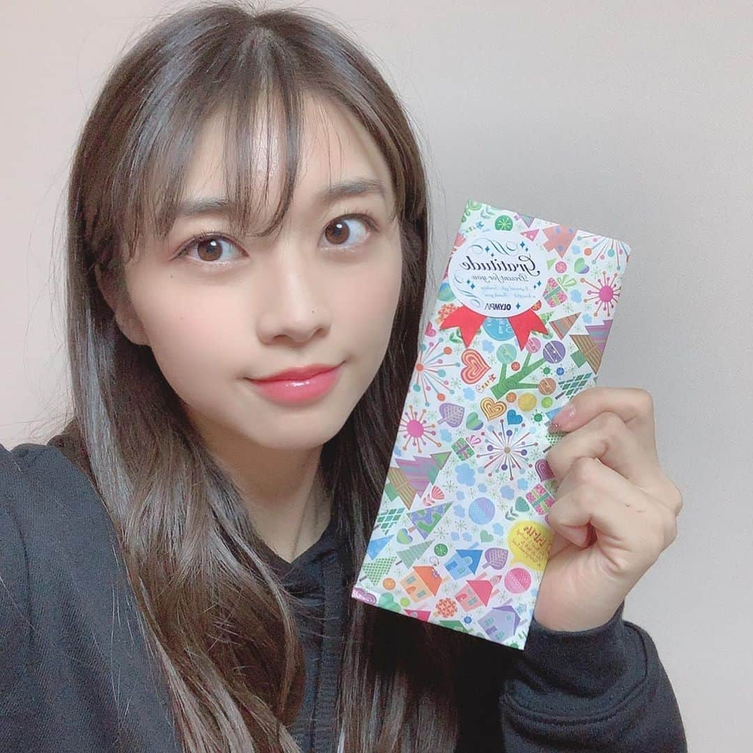 牧野真莉愛さんのインスタグラム写真 - (牧野真莉愛Instagram)「♡ ♡ プレゼント🎁 とってもサンキューです❣️❣️❣️ ・ 妹になってほしいくらいだいすき🐰💗 ※お手紙＆メッセージカード何度も読みました💕 ・ ファイターズ讃歌を発声練習に取り入れ、🎵Baby Shark🎵を新たに追加⚾️ ※とってもありがとうございます🦈 ・ ベビーちゃま誕生✨おめでとうございます🎈💝 ※お誕生日🎂自分と近くて、まりあとっても嬉しいです🎀 ♡ ♡  #モーニング娘20 #morningmusume20」2月12日 22時28分 - maria_makino.official