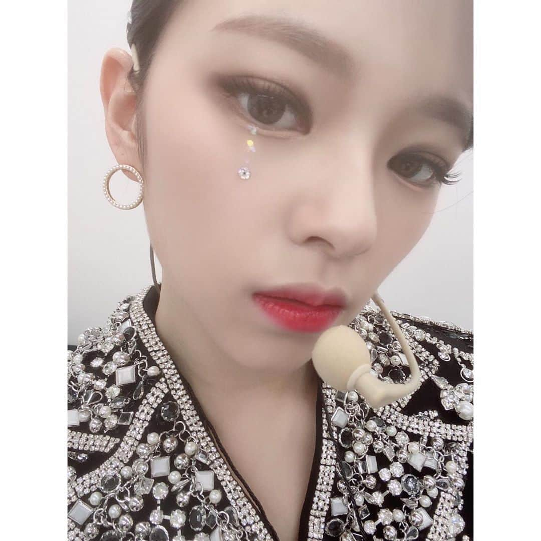 TWICEさんのインスタグラム写真 - (TWICEInstagram)「오늘의 포인트」2月12日 22時30分 - twicetagram