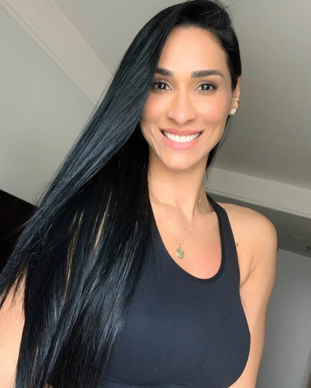 ジャケリネ・カルバリョさんのインスタグラム写真 - (ジャケリネ・カルバリョInstagram)「O sorriso é a curva mais bonita do corpo de qualquer pessoa❣️😁 . #sigo #firme #forte」2月12日 22時32分 - jaqueline