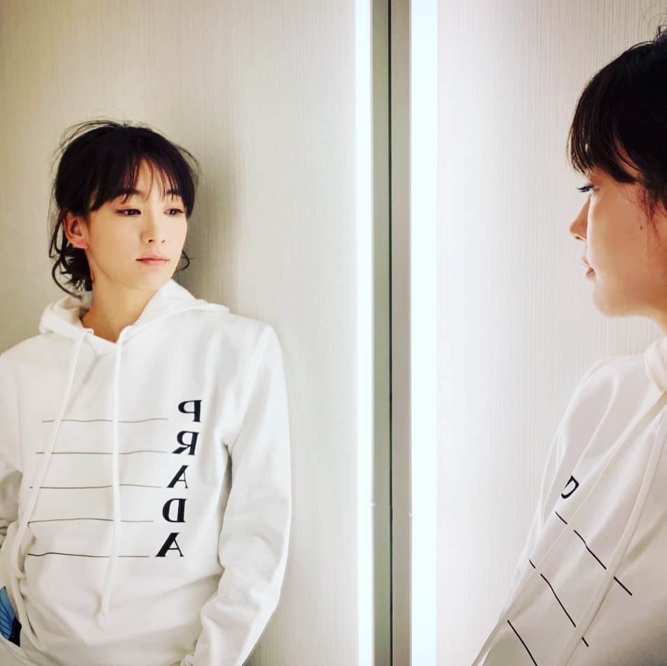 水川あさみのインスタグラム：「🌎 Play Rich Airy Diversity Act @prada #pradaacronyms」