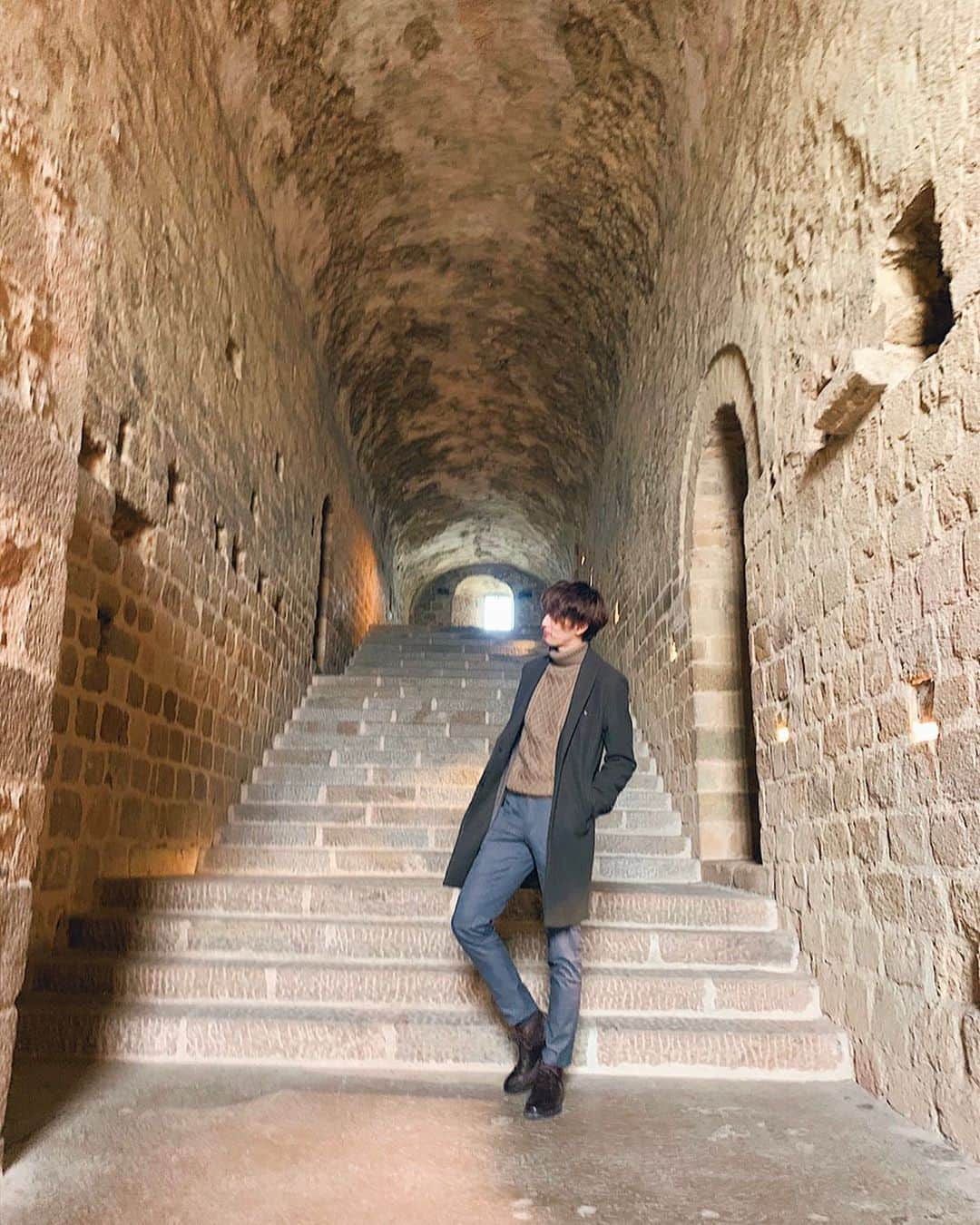 穴井隆文のインスタグラム：「Mont Saint-Michel🕍 #taabow #tabo_photo」