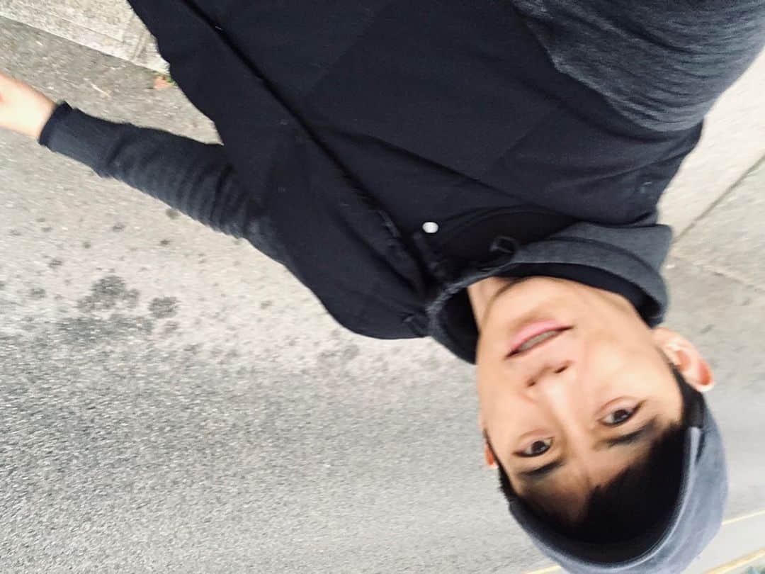 コ・スのインスタグラム：「아무사진. 오늘은 #머니게임 보는날. 9:30 tvn.」
