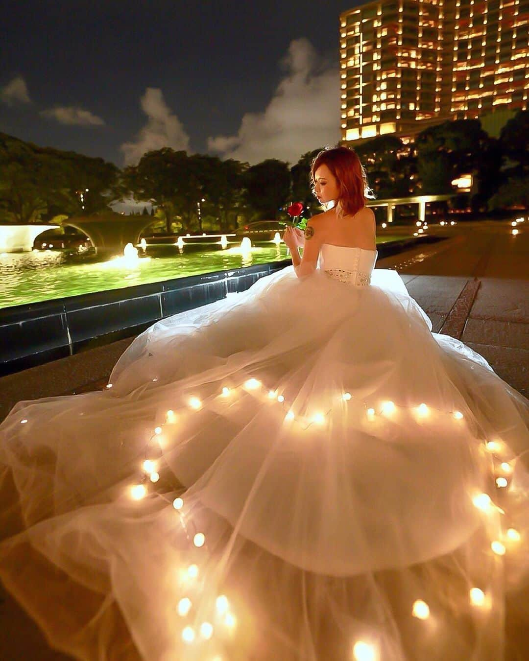 ♡プラコレWedding·⋆*さんのインスタグラム写真 - (♡プラコレWedding·⋆*Instagram)「@placolewedding【#Dressy花嫁 】【#プラコレ】をつけて投稿&フォローしてね♩ . 注目の Dressy記事をPick UP ♥ >>>swipeしてね* . 冬にぴったり♡ ロマンチックなロケーションフォト  をまとめました* 花嫁に大人気の #バックショット や #寝転びショットなど。 ＞カバーはまるで #美女と野獣 の#ベルドレス のような ゴージャスさがPOINT♡ . さらにロマンチックに決めたい花嫁さまは イルミネーションが綺麗なスポットが おすすめですよ♡ . -: :-: :-: :-: :-: :-: :-: :-: :-: . こちらのお写真は 1~2枚目> @itsssstyle さん 3枚目> @ken___natsu___14 さん 4枚目> @dearbride37さん のウェディングドレスです✬* 可愛いお写真をありがとうございます♡. . -: :-: :-: :-: :-: :-: :-: :-: :-: . 記事もcheckしてね* >>http://bit.ly/2Hiybiq Editor:Dressy花嫁 . 『#Dressy花嫁』『#プラコレ』の ハッシュタグをつけて写真をUPしてね✦ 花嫁アプリ『Dressy by プラコレ』の 記事に掲載＆リグラムされるかも♩ . -: :-: :-: :-: :-: :-: :-: :-: :-: . 花嫁アプリでは、 プロのアドバイザーに結婚式の相談を何度でも♡ ウェディングドレスの記事や、 自分のウェディングレポを残せちゃう♡” . ＞＞＞TOPのURLからcheck ⋈ @placolewedding ＞＞＞結婚のご相談は プラコレウェディングアドバイザーへ♡ @wedding_adviser ＞＞＞ウェディングレポを残したいなら、 farny by プラコレをcheck ✎ @farny_wedding ＞＞＞ウェディングアイテム＆DIYは farnyアイテムをcheck ❁ @farny_wd.item >>>沖縄フォトウェディングの予約は ainowa(あいのわ)をcheck✈ @ainowa_okinawa >>>素敵なドレスに出会いたい花嫁さま♡ @dressyonline_をcheck . みなさまからのいいねや保存 コメントをお待ちしています♥ 「このウェディングドレス可愛い！」 「ヘアスタイルも気になる！！」 「今の花嫁さんの流行りは！？」etc. . ┈┈┈┈┈┈┈┈┈┈┈┈┈┈┈┈┈┈┈ #プレ花嫁 #卒花 #花嫁 #卒花嫁 #結婚 #結婚式 #結婚準備  #撮影指示書 #weddingtbt #花嫁コーディネート #試着レポ #farnyレポ #前撮り#後撮り #ロケーションフォト  #イエロードレス #ベル #ディズニープリンセス #イルミネーション #FTW #インポートドレス #お色直し #グリッタードレス #グリッター」2月12日 17時45分 - placole_dressy