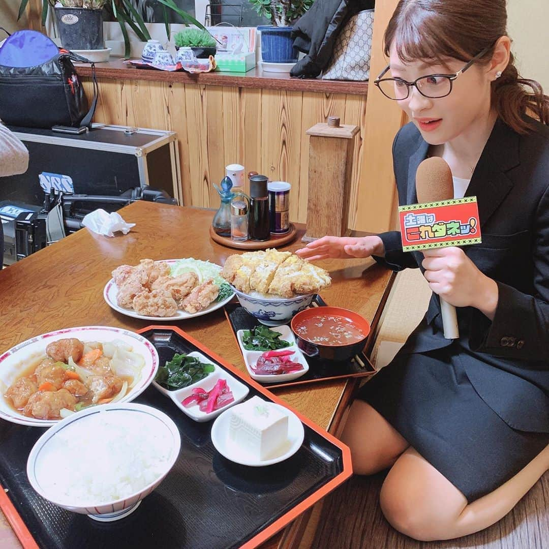 小宮山瑞季さんのインスタグラム写真 - (小宮山瑞季Instagram)「番組に届いた視聴者の皆さんからの「おすすめ町中華店」情報👲🏻🥟 その貴重な情報をもとに、わたしお店の魅力をリサーチしてきました🎤📺 佐久市では、お肉にこだわった情熱◎のグルメに、地元上田市では親子でお店を盛り上げる方たちに会いました！ あつあつで、ボリューム満点の町中華！ 今週のこれダネッ！でご紹介します🎁😆🙌 ・ #町中華 #中華 #視聴者情報 #記者 #リポート #酢豚 #カツ丼 #ラーメン #焼きそば #どれもおいしい #寒い日にはあつあつ中華に限る #辛いもの好き #ピリ辛麺 #リクルートスーツ #新入社員 #には見えない #とくダネ #特ダネ #ゲット #机のまわり汚くてすみません #土曜はこれダネッ #長野放送 #アナウンサー #小宮山瑞季 #今日のこみぃ」2月12日 17時55分 - komiyama_mizuki