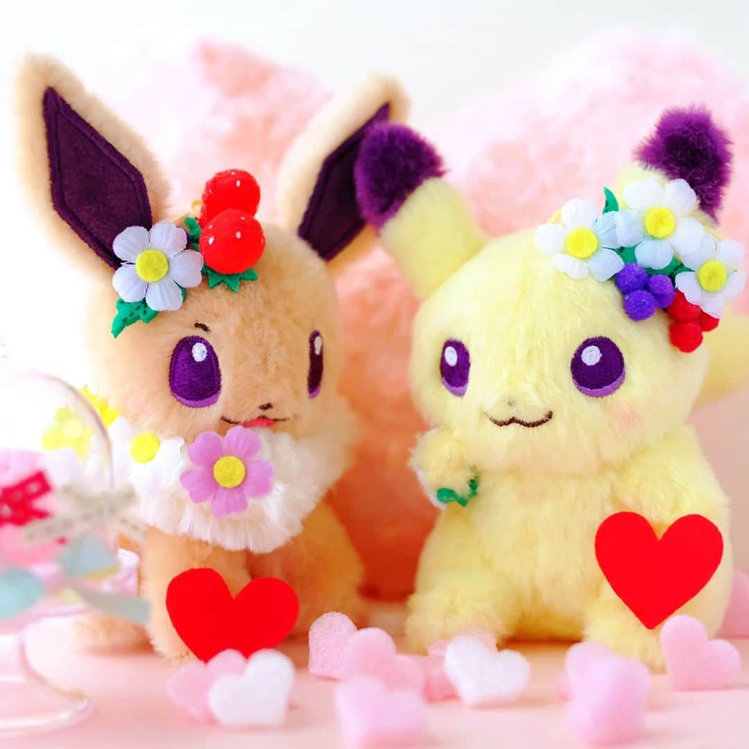 ピカチュウ公式Instagramさんのインスタグラム写真 - (ピカチュウ公式InstagramInstagram)「【今日のピカチュウ】 イーブイといっしょにお花の耳飾りをつけてもらったよ😊 とっても似合っているね💖 #pikachu #eevee #pokemon #pikachu_snap #photooftheday #flower #ピカチュウ #イーブイ #ポケモン #花 #耳飾り #おしゃれ #おめかし」2月12日 18時00分 - pokemon_jpn