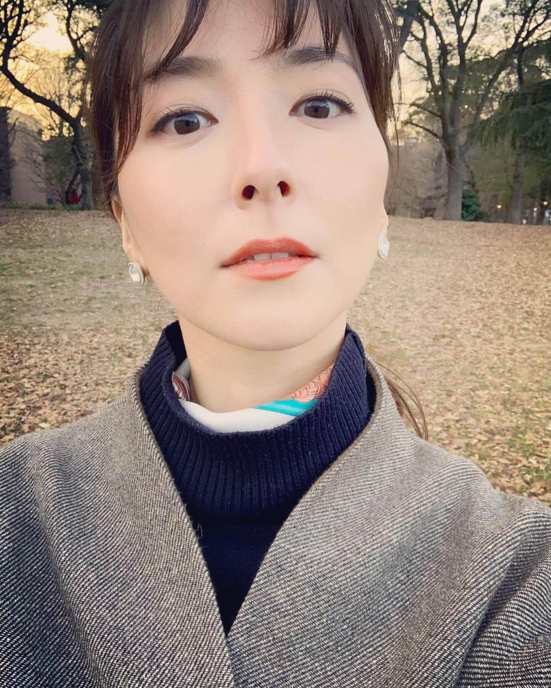 のインスタグラム：「春色💄 きれいで元気の出るオレンジ。  久々の、どアップ ぐぉ〜  #shuuemura #rip#spring #セントラルパークみたいな背景」