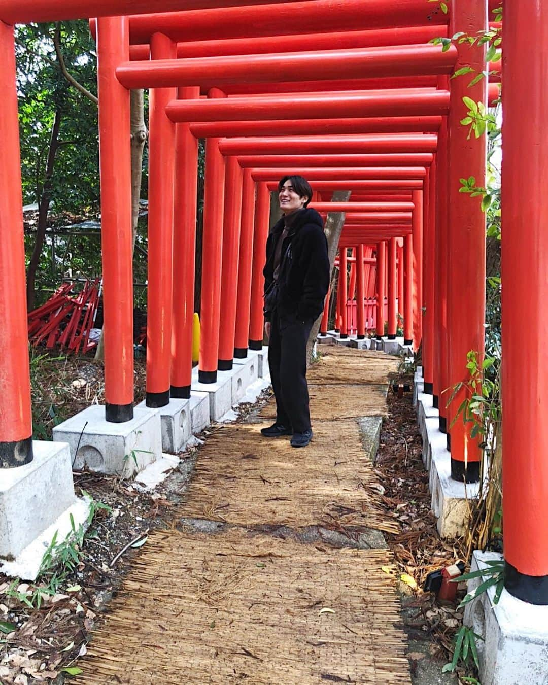 町井祥真さんのインスタグラム写真 - (町井祥真Instagram)「⛩⛩⛩ ・ ・ 朝からドラマの撮影。 少しずつですが、また映像の仕事増えてきてます！ 情報解禁お待ち下さい✨  そして月一メンテナンス！  いつもありがとうございます🦍  #shooting#actor#japaneseactor#beauty#美容#ゴリラクリニック#いつかの金沢旅行の思い出」2月12日 18時27分 - shoumachii