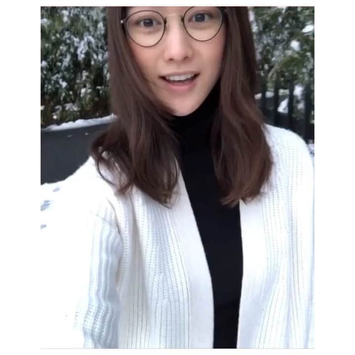 中山由香のインスタグラム：「・ ・ 極寒❄️雪❄️ 寒いと凄いがまじって ほ〜〜って出てしまった笑 ・ ・ #なんでやろ  #箱根 #美術館巡りの日」