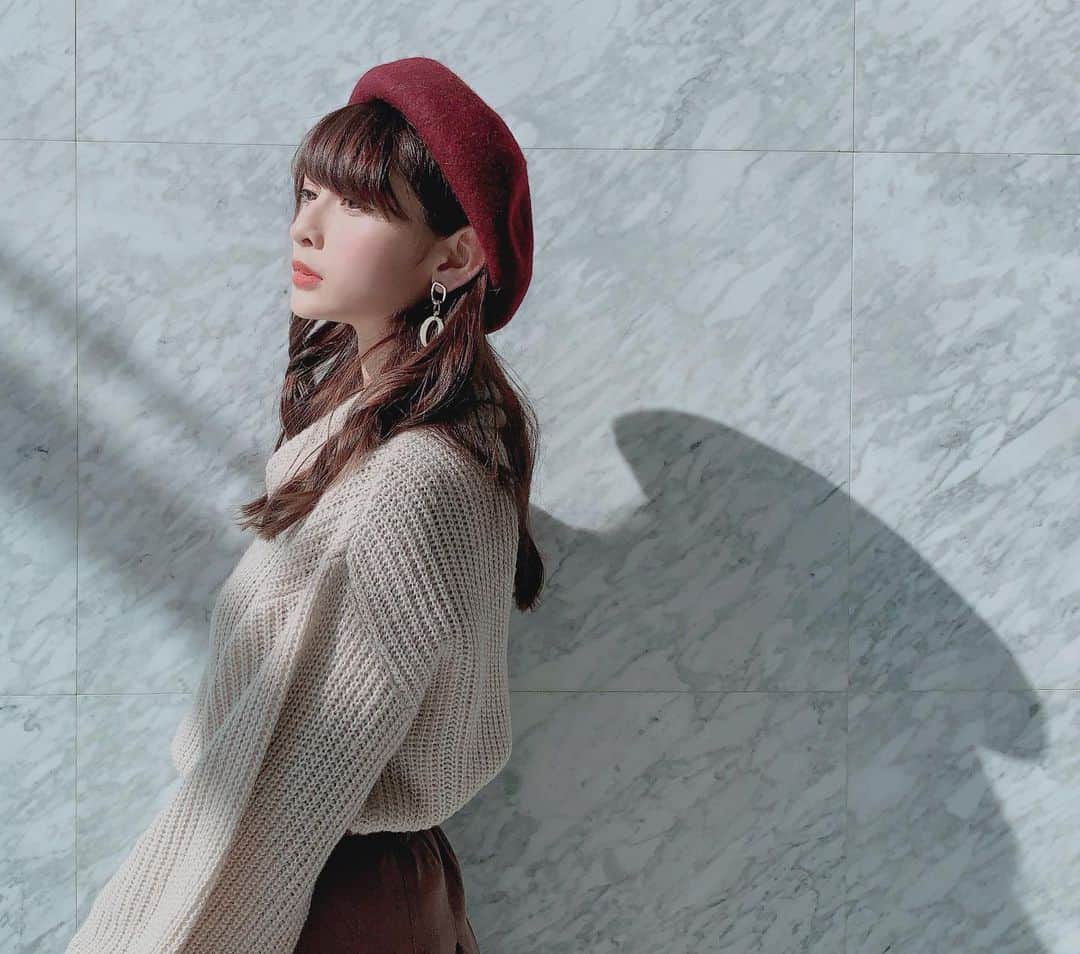 のインスタグラム：「これはきっと昨年の今頃﻿ ベレー帽にハマりまくってた時﻿ ﻿ 見覚えある？﻿ ﻿ #アンジェラ芽衣 #写真 #photo」