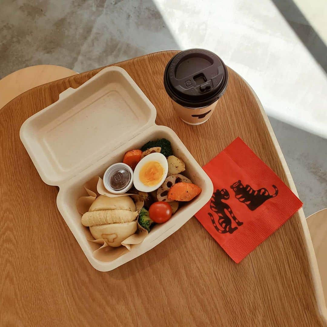 小谷津友里のグルメインスタ