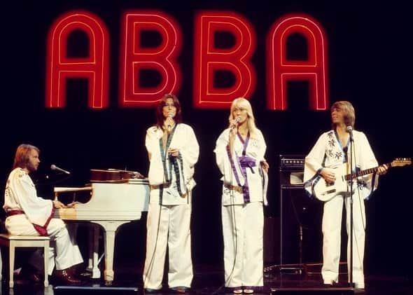 Vogue Parisさんのインスタグラム写真 - (Vogue ParisInstagram)「Benny Anderson from the iconic 1970s pop group ABBA has announced that the band is hoping to release new music by the autumn. Three decades after the world was gifted with hits like ‘Dancing Queen’, ‘Mamma Mia’ and ‘Waterloo’, Anderson said in an interview with ABBAtalk ‘they’re coming this year’. So watch this space… #ABBA」2月12日 20時47分 - voguefrance