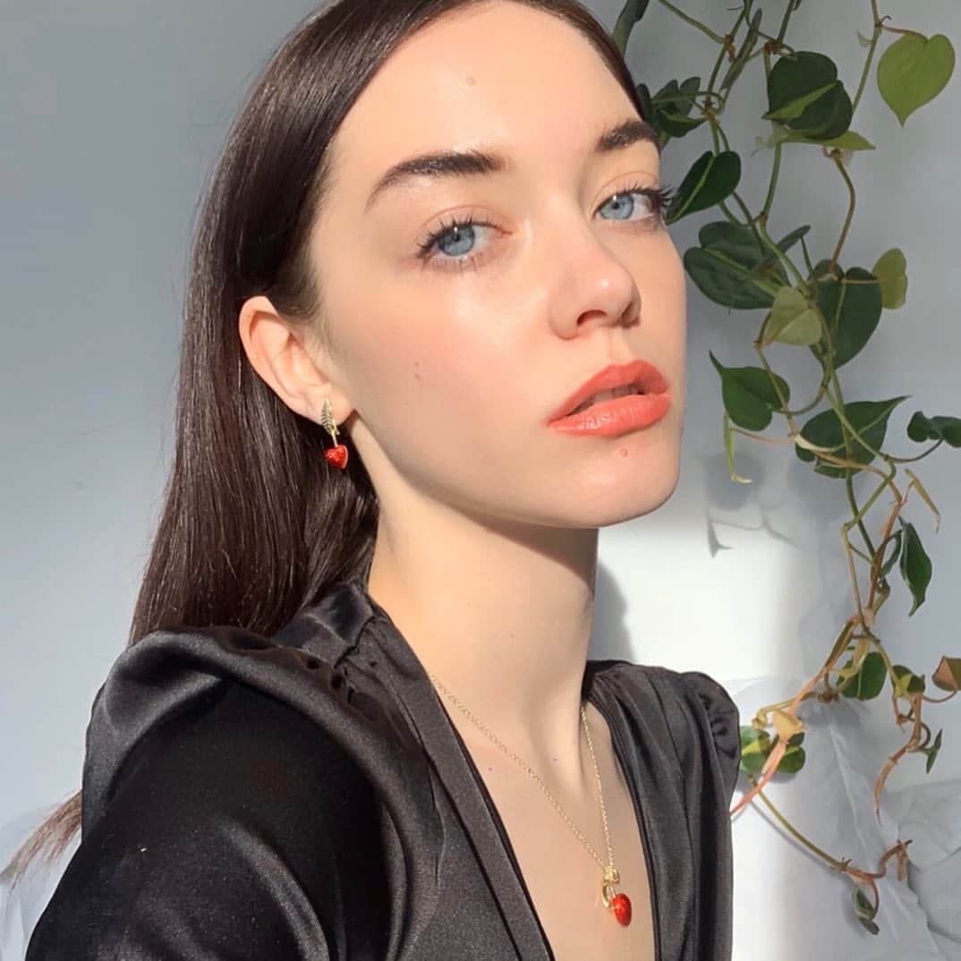 Elizabeth Jane Bishopのインスタグラム：「ch-ch-ch- cherry bomb 🍒 sweet jewels from the wonderful @allweareuk 😍❤️ #awastyle #ad」