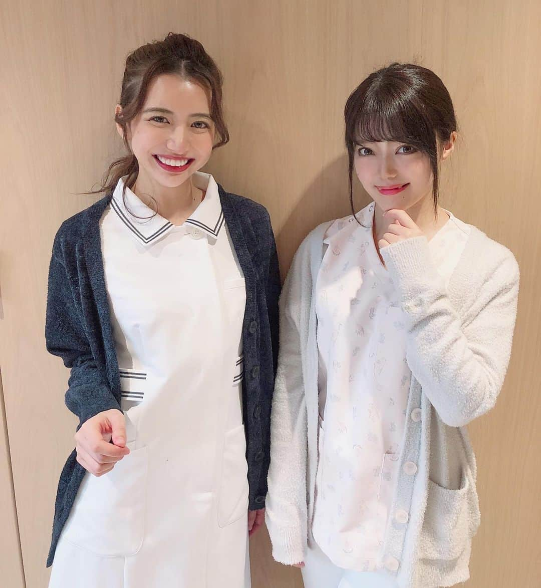 山田あかりさんのインスタグラム写真 - (山田あかりInstagram)「おはよ🥰﻿ ﻿ 昨日、そめさんとランチした時にも話題になった @classico_nurse @gelatopique_official のナース服ー❤﻿ ﻿ やっぱ可愛いよね🥺﻿ ﻿ 白衣指定されてたらナース用カーディガンだけでも取り入れたい😭！﻿ ﻿ 疲れた時にジェラピケの肌触りに癒されたい！！！って話してた🤣❤ #ジェラートピケ #ナース服 #白衣 #白衣女子 #白衣コーデ #看護師 #小児科看護師 #美容看護師 #看護師仲間 #看護師モデル #ジェラピケ #クラシコ白衣 #クラシコ #ナース #ナースグッズ #ナースのお仕事 #小児科 #病院勤務 #クリニック #クリニック勤務 #いいね #いいね返しは絶対 #간호사」2月13日 7時41分 - akari030201