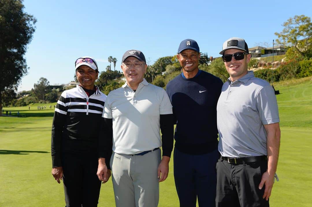 タイガー・ウッズのインスタグラム：「What a great morning in the Pro Am at @thegenesisinv spending time with @condoleezzarice and Euisun Chung @genesis_usa. Thank you for supporting our event.」