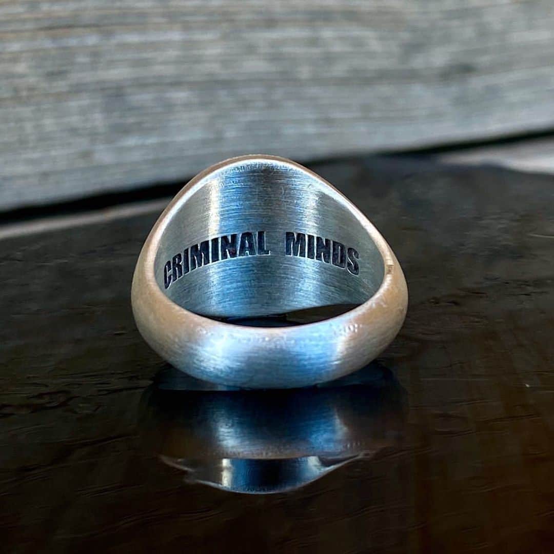 A・J・クックさんのインスタグラム写真 - (A・J・クックInstagram)「I’ve teamed up with @scottjamesjewelry to create this #criminalminds fan appreciation ring! Head over to @scottjamesjewelry and tell him why you should be picked as our #1 fan. Don’t forget to give him a follow and you could be the lucky winner!! We will choose the winner right before the series finale on February 19th. Don’t forget to watch a brand new episode tonight on @CBS Thank you so much for allowing us to bring you 15 seasons.」2月13日 7時12分 - ajcook