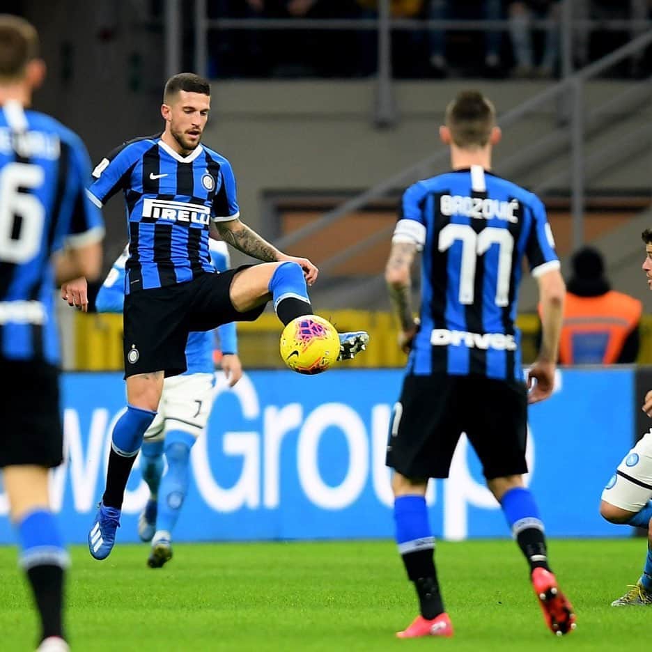 クリスティアーノ・ビラーギのインスタグラム：「Siamo solo a metà della battaglia⚫️🔵 Forza Inter sempre💪🏻 #amala #inter」