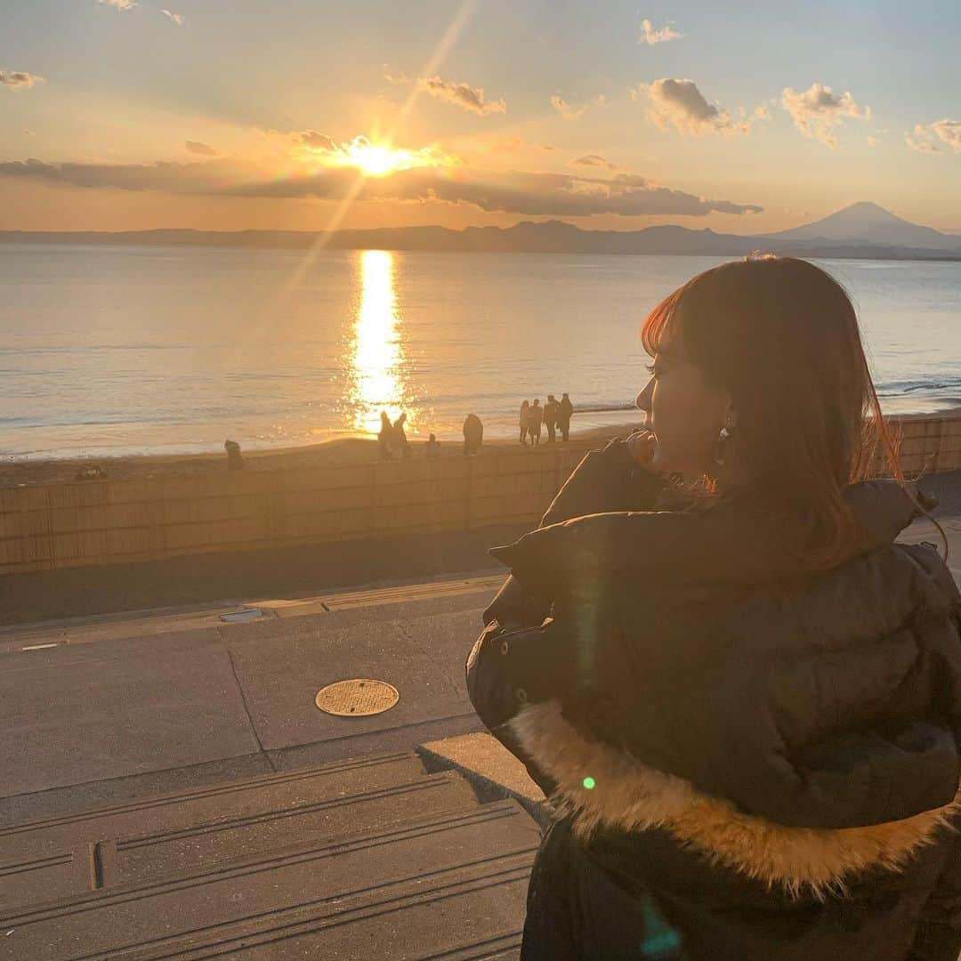 岡島彩花さんのインスタグラム写真 - (岡島彩花Instagram)「・ ・ すごい綺麗だった〜🌇❤️ 将来海の近くに住みたいな。 ・ ・ #江ノ島 #海 #夕陽 #サンセット #instagood #instalike #followｍe」2月12日 22時53分 - okajima_ayaka