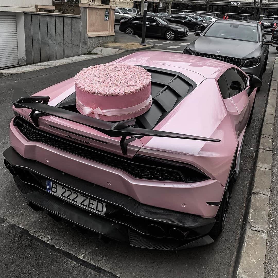 CarsWithoutLimitsさんのインスタグラム写真 - (CarsWithoutLimitsInstagram)「Whose ready for Valentines Day ?? Photo @zedsly  #carswithoutlimits #huracan」2月12日 22時52分 - carswithoutlimits