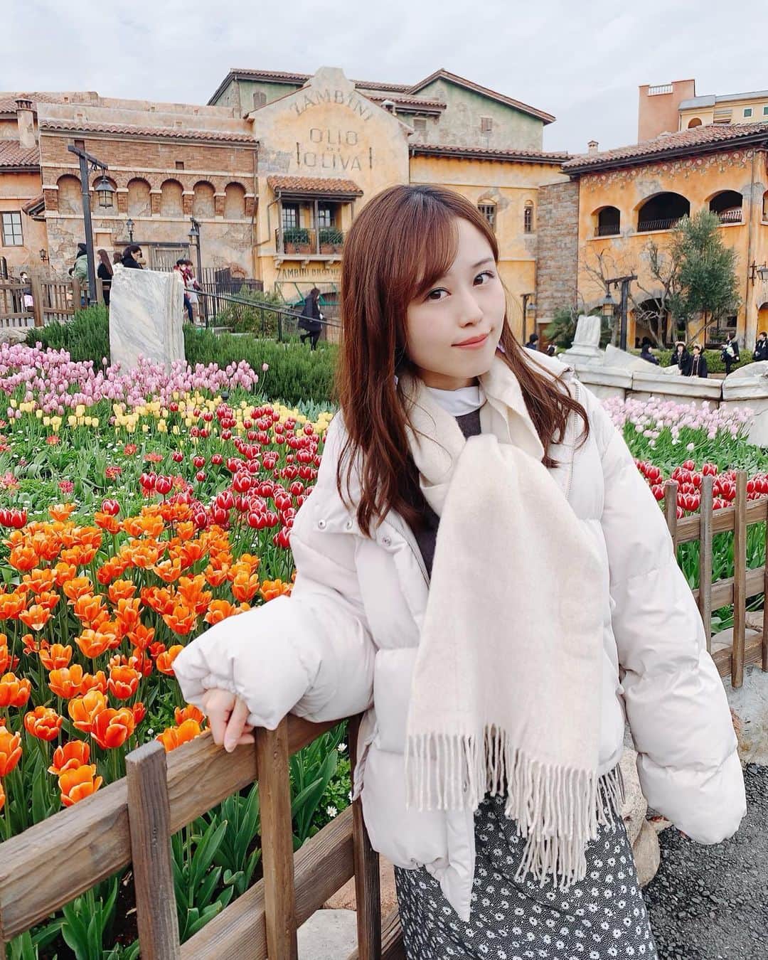 日岡なつみのインスタグラム：「🌷🌼🌷🌼 シーは映えるとこいっぱい！撮影:お母さん💁🏻‍♀️」