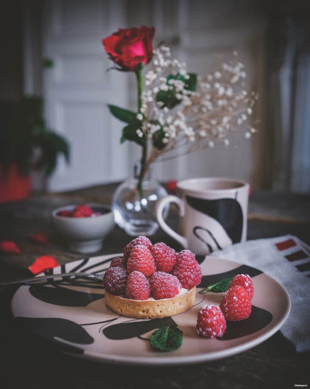 nathparisさんのインスタグラム写真 - (nathparisInstagram)「CONCOURS VALENTINE’S DAY . Dans quelques jours c’est la fête des amoureux et quoi de mieux que d’organiser un dîner romantique à la maison. . Pour la Saint Valentin @habitat_france vous offre un bon d’achat de 100€ ! . Pour participer et gagner ce bon d’achat : 👉S’abonnez à @nathparis et à @habitat_france 👉Likez ce poste 👉Invitez votre moitié à participer . 👉Vous avez jusqu’au 16 février pour participer 😊 . Voici mon menu : -Croustillant de légumes de Provence -Écrasé de betterave, noix de st-Jacques rôties -Tartelette aux framboises  Et vous que faites-vous pour la Saint Valentin ?」2月12日 23時04分 - nathparis