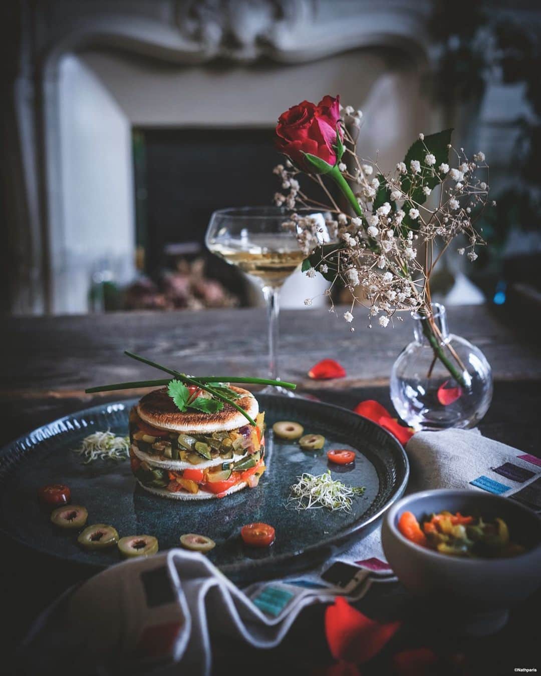 nathparisさんのインスタグラム写真 - (nathparisInstagram)「CONCOURS VALENTINE’S DAY . Dans quelques jours c’est la fête des amoureux et quoi de mieux que d’organiser un dîner romantique à la maison. . Pour la Saint Valentin @habitat_france vous offre un bon d’achat de 100€ ! . Pour participer et gagner ce bon d’achat : 👉S’abonnez à @nathparis et à @habitat_france 👉Likez ce poste 👉Invitez votre moitié à participer . 👉Vous avez jusqu’au 16 février pour participer 😊 . Voici mon menu : -Croustillant de légumes de Provence -Écrasé de betterave, noix de st-Jacques rôties -Tartelette aux framboises  Et vous que faites-vous pour la Saint Valentin ?」2月12日 23時04分 - nathparis