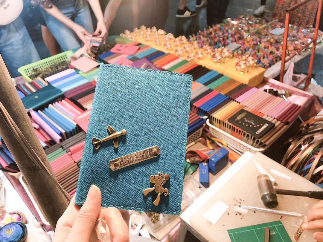 吉川千愛のインスタグラム：「パスポートケース🦋💙﻿ ﻿ 最近水色選びがち🐳﻿ ﻿ ﻿ #パスポートケース ﻿ #タイ﻿ #thailand ﻿ #thai﻿ #LinQ﻿ #吉川千愛﻿ #こんにちあ﻿ #あいんちゅ」