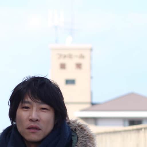 のインスタグラム：「ちゃんぽんから送られてきた  #顔 #顔に見える #ロボ感 #新居浜 #市民文化センター #屋上」
