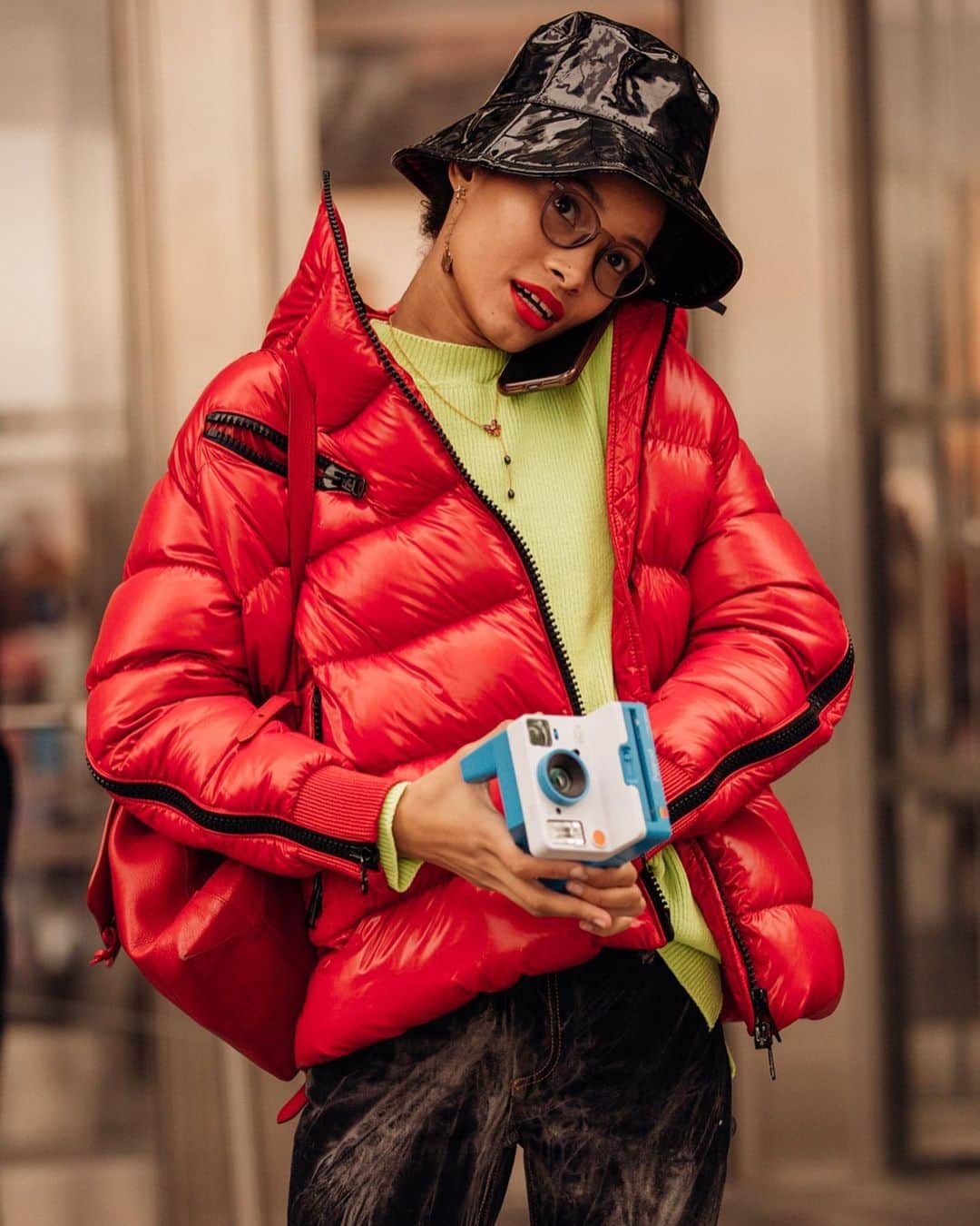 Vogue Parisさんのインスタグラム写真 - (Vogue ParisInstagram)「With New York Fashion Week in full swing, the streets are full of style as the models head from show to show. Swipe left for the best model street looks spotted by @garconjon」2月12日 23時14分 - voguefrance