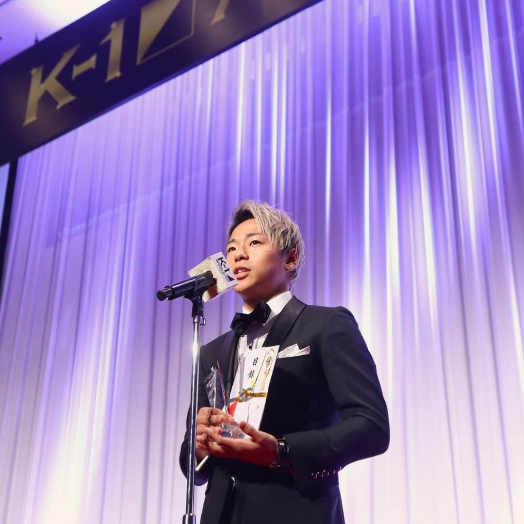 武尊さんのインスタグラム写真 - (武尊Instagram)「K-1 AWARDS 2019 年間最高試合賞を頂きました。 昨年は怪我もあり満足いく一年に出来なかったので 今年はまたMVP獲れるように一年頑張ります！ まずは３月２２日絶対勝つ。  #munetakayokoyama #ロッソネロ」2月12日 23時15分 - k1takeru