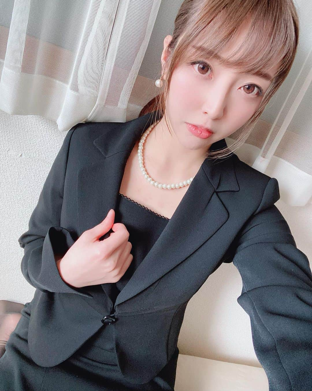 みゅうみゅうさんのインスタグラム写真 - (みゅうみゅうInstagram)「. . . . 今日はグローバルメディアアネックスさんの撮影でした🌸 . 久しぶりの緊縛… . めっちゃ楽しかったあー💓 . 最高だったあー💕 . 初めて喪服を着ました。 . シックなみゅうみゅうも良き、でしょ？ . . #goodnight  #おやすみ #撮影 #でした #black #code #みゅうみゅう」2月12日 23時54分 - miiiiiiiyu0214_official