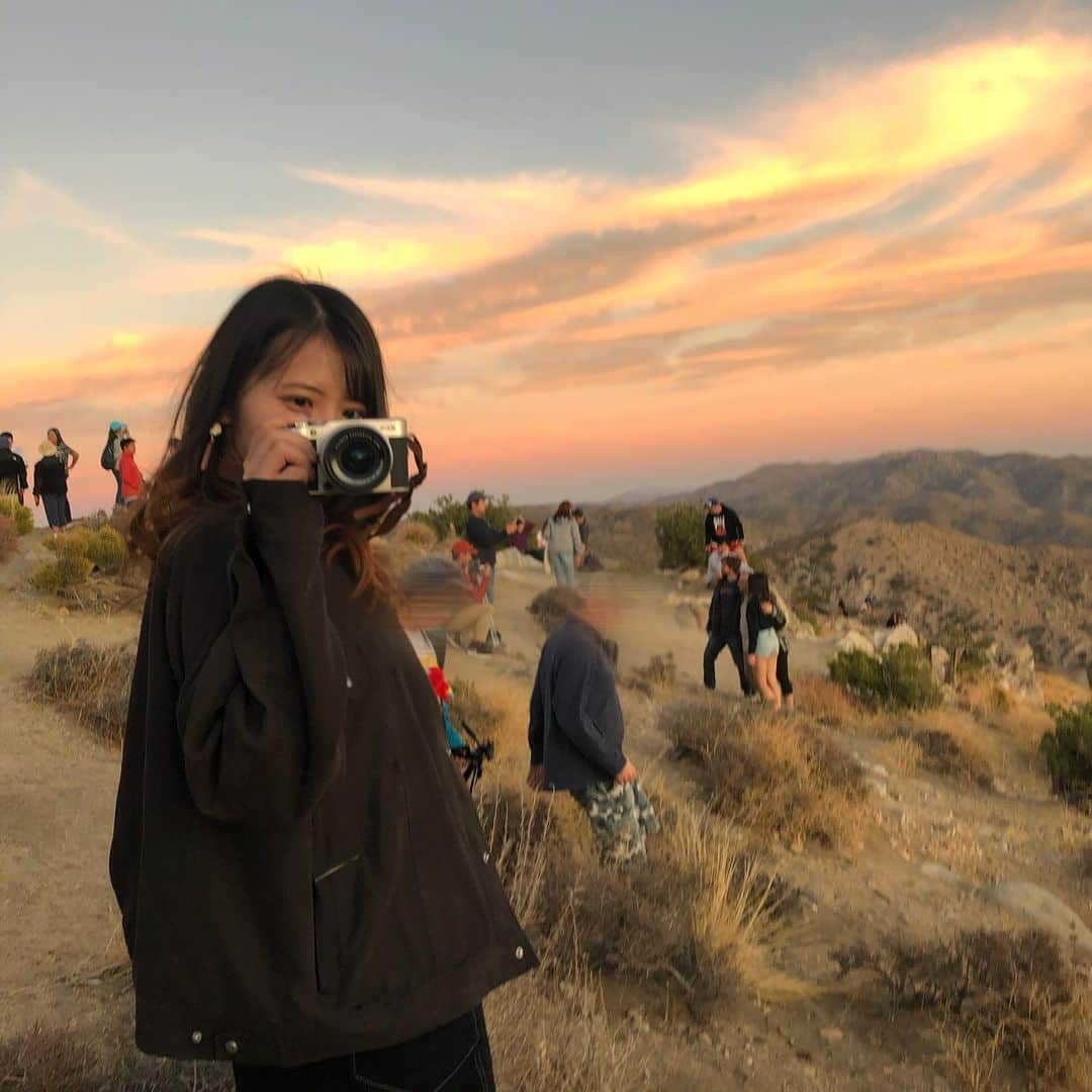 田辺奈菜美さんのインスタグラム写真 - (田辺奈菜美Instagram)「旅行行きたいな〜❤︎ #カメラ#最近出番なし#fujifilm#fujifilmxa5#夕陽#自然 ・ ・ ・ あ、そうそうストーリーの答え笑 実は旅行でロサンゼルスに行ってました✌︎ #LosAngeles#ロサンゼルス」2月12日 23時47分 - _nanami_1110