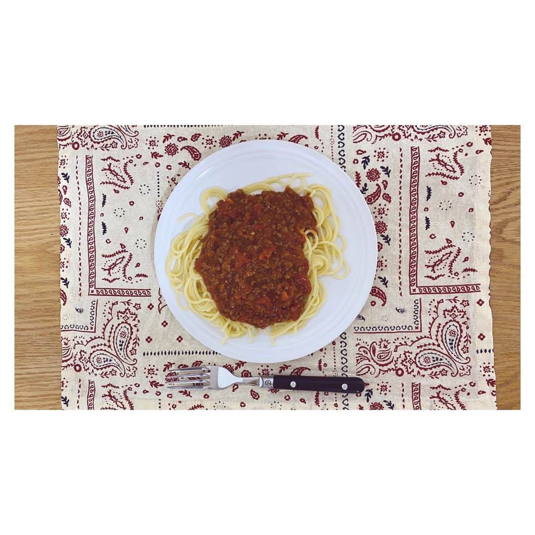 一木千洋のインスタグラム：「🍽手作りミートソース  ミートソースっておうちで作れるんですね！ 手作りするとソースたっぷりでたくさん食べれてしあわせすぎました✨  #おうちごはん  #おうちごはん部 #料理 #いっきごはん #ミートソース #ミートソースパスタ #一木千洋 #いっきちゃん #声優料理部 #声優」