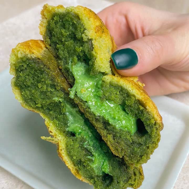 RJMStyleのインスタグラム：「BEST COOKIE OF MY LIFE.. 💥 #Matcha X #PinappleBun cookie 🍪」