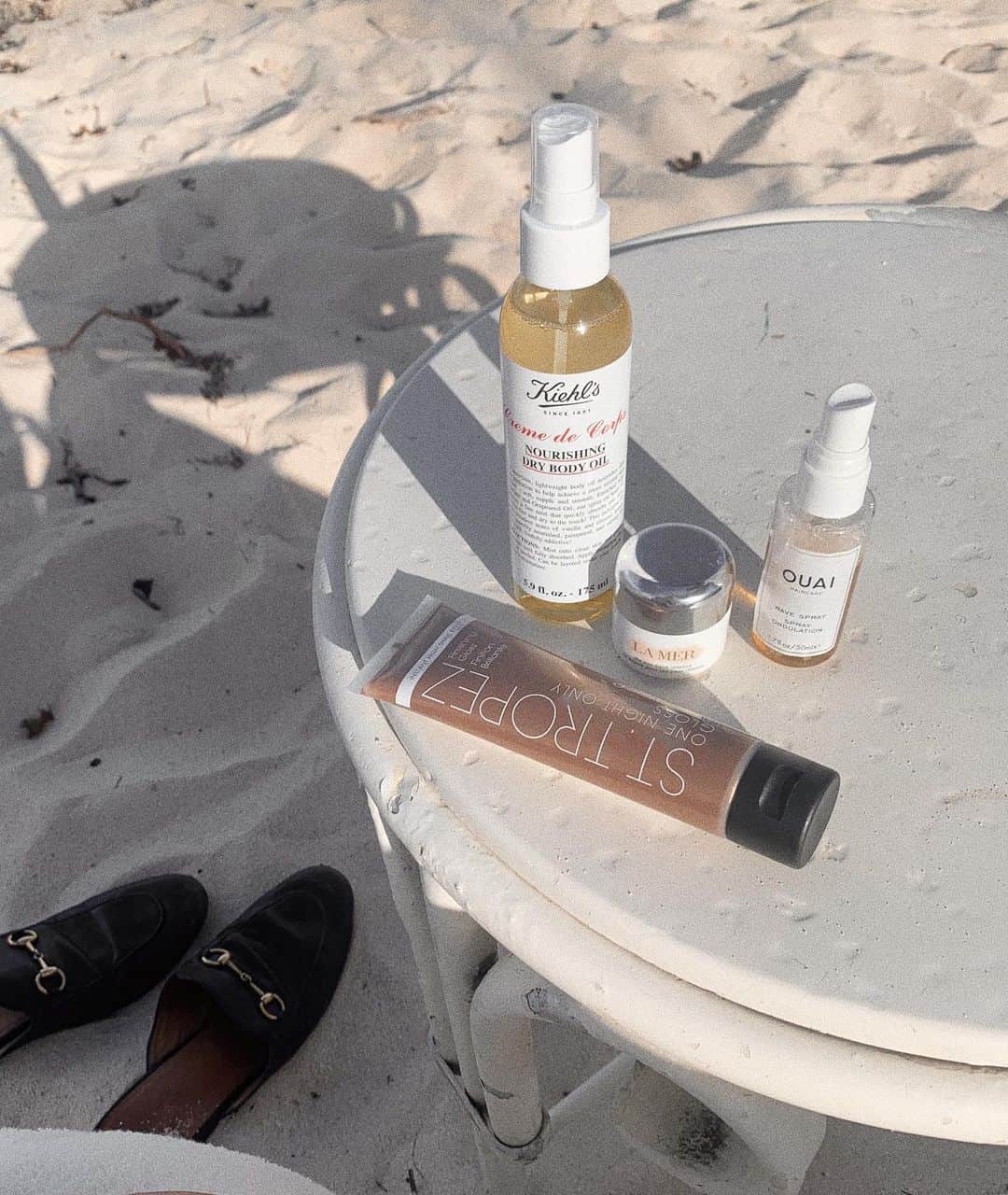Kelsey Simoneのインスタグラム：「Beach essentials...」