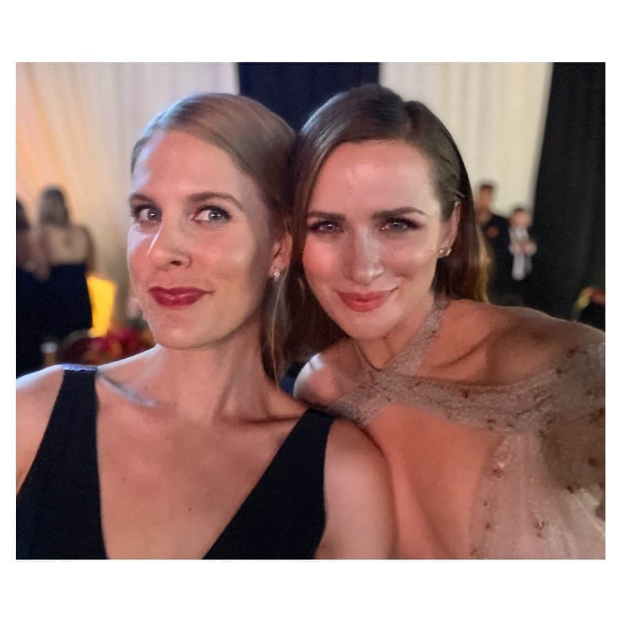 シャンテル・ヴァンサンテンさんのインスタグラム写真 - (シャンテル・ヴァンサンテンInstagram)「Love these women... truth is getting dressed up for events makes me anxious and red carpets make my legs shake and heart race. Too much attention on what I am “supposed” to look like. But this group of ladies stand by me, make me feel confident, remind me I am human, to not take things so serious, to be goofy, to enjoy moments, and own my flaws... i feel lucky to have circles of women who lift and build each other up. I adore them... ❤️❤️ #wcw #notsurethatisstillcool #celebratingmysisterswillalwaysbecooltome」2月13日 0時56分 - therealshantel