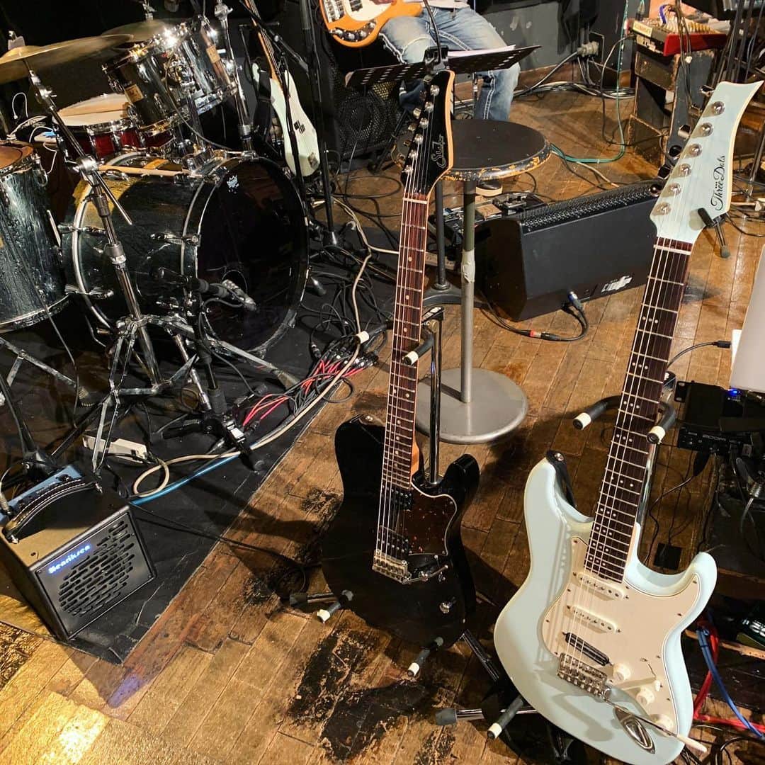 増崎孝司のインスタグラム：「もはやコピバンでは無く"Tribute Band"である"本気でAOR Night" 今日の目黒ブルースアレイも沢山の仲間や沢山の音楽ファンの方々に来て頂きました！本当にありがとう！音楽の繋がりに感謝します。明日は名古屋ブルーノート、明後日金曜日は大阪バナナホール。一同お待ちしています。」