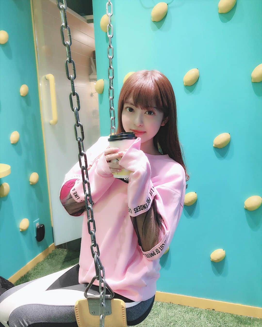 桜もこさんのインスタグラム写真 - (桜もこInstagram)「ならちゃんとカフェ🍰☕️ #lemonade #渋谷 #cafe #レモン　#🍋」2月13日 1時15分 - mokochan319