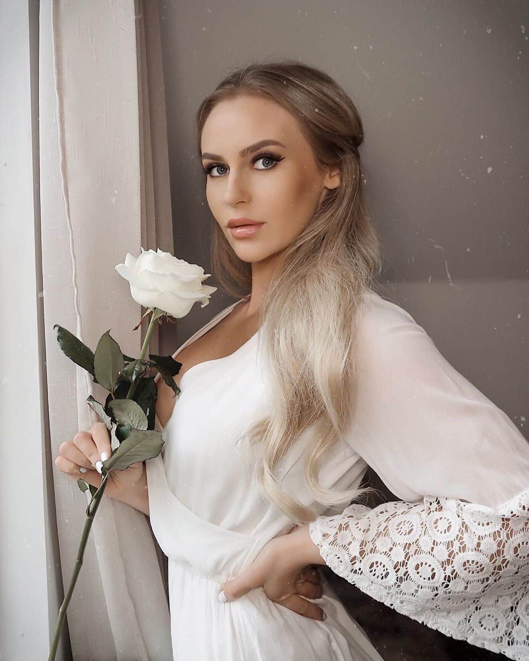 Anna Nyströmのインスタグラム：「Valentine’s Day & my birthday this weekend 🌹」